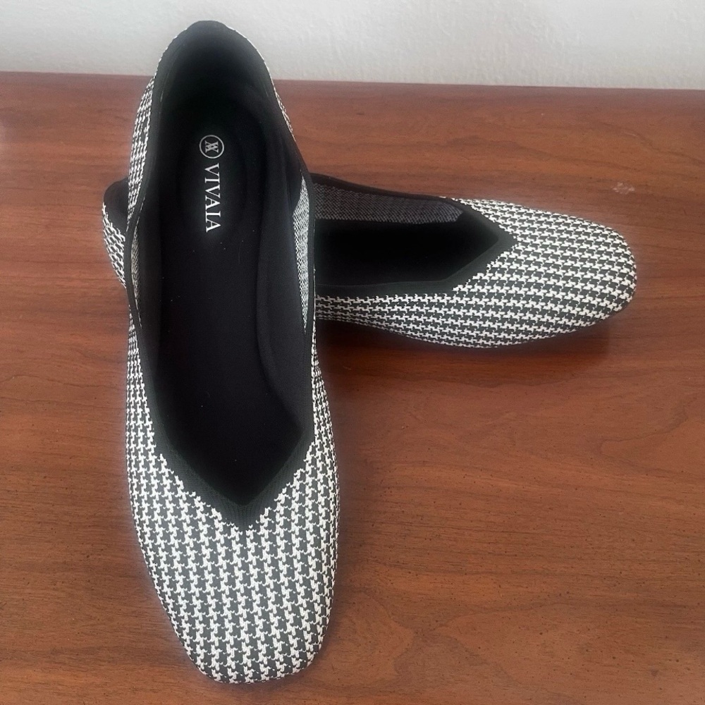 Vivaia Margot 2.0 Black & White Houndstooth Women's size 41 IS 9.5 Slip-On Flats